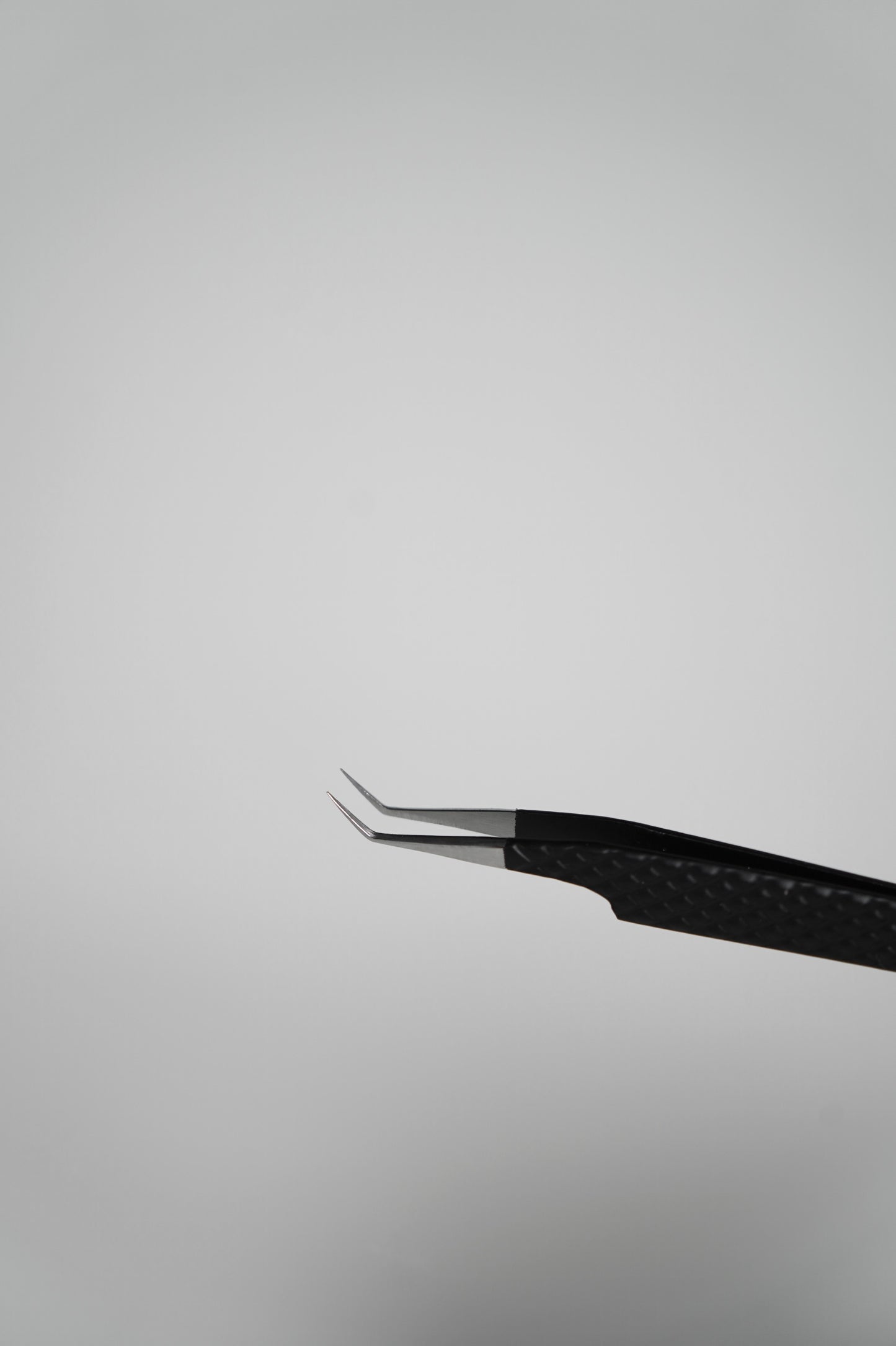 ISOLATION TWEEZER 001